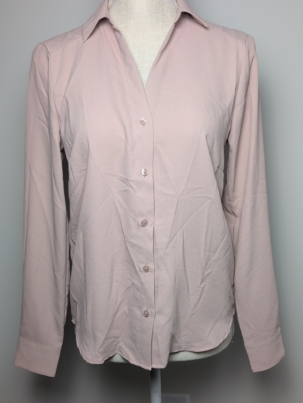 H&M Long-Sleeve Button-Down Shirt in Light Pink